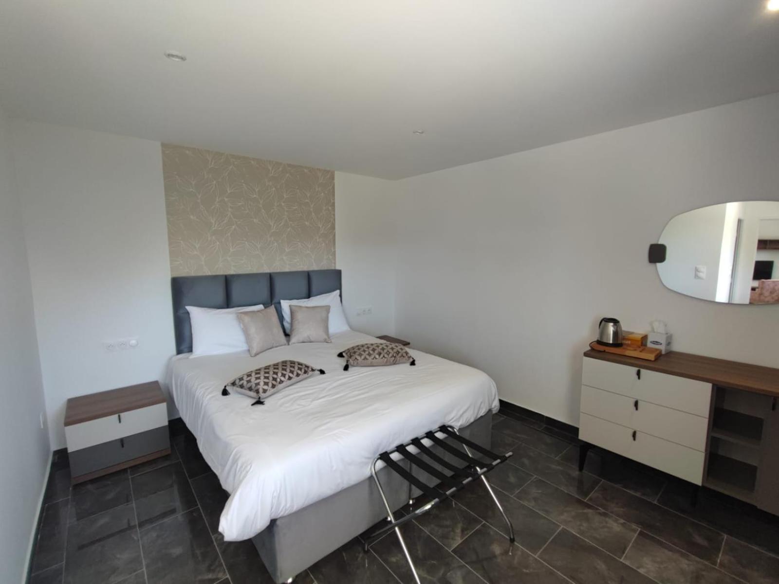 Hotel Parc Les Cigognes Albé Екстериор снимка