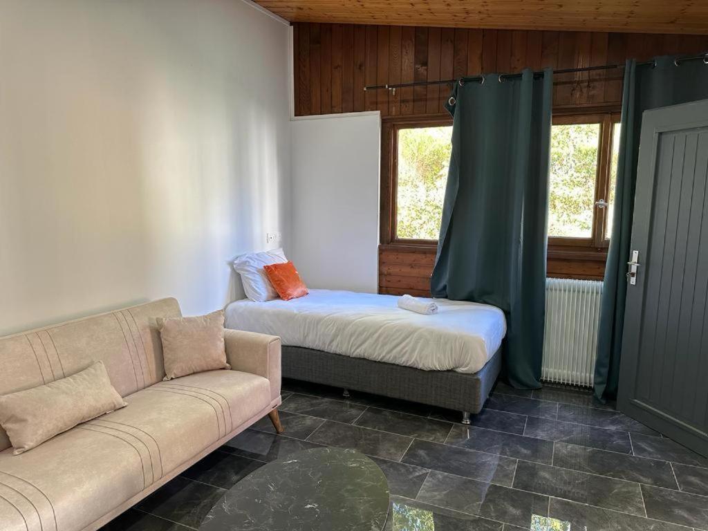Hotel Parc Les Cigognes Albé Екстериор снимка