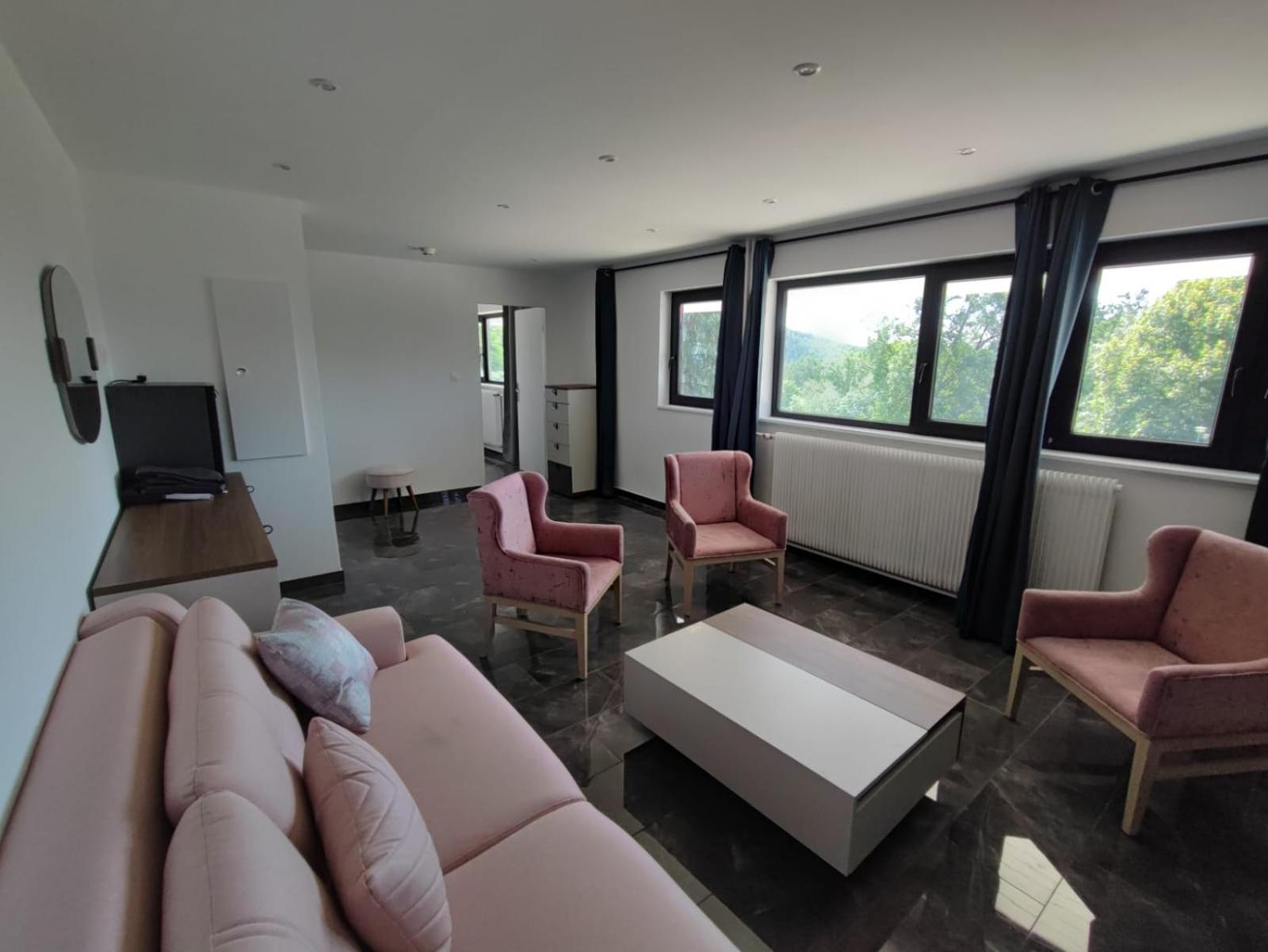 Hotel Parc Les Cigognes Albé Екстериор снимка